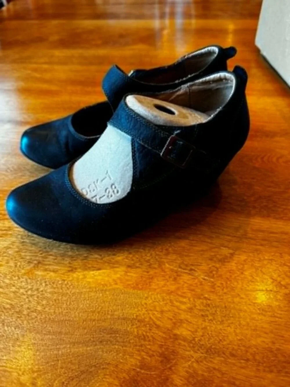 Navy Mary Jane Shoes • Low Heel • Size 6.5 • Heel Wear - Picture 2 of 11